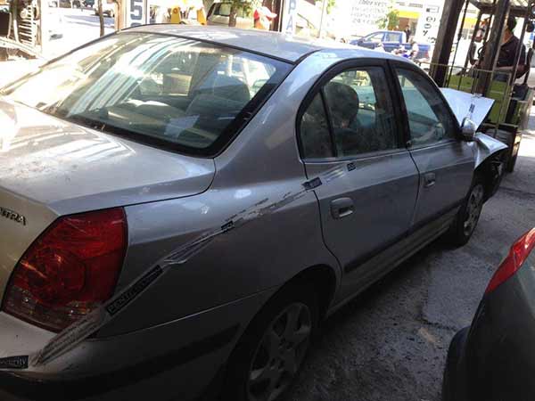  Hyundai ELANTRA 2005    EN DESARME