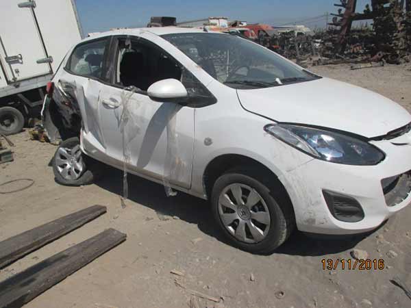  Mazda 2 2013    EN DESARME