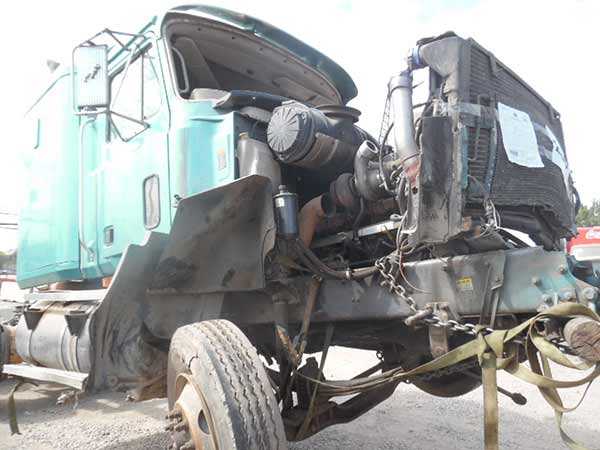  Mack CH-613 2003    EN DESARME