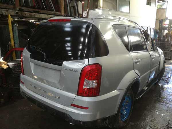  Ssangyong REXTON 2015    EN DESARME