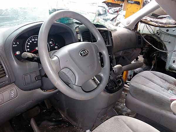  Kia GRAND CARNIVAL 2013    EN DESARME