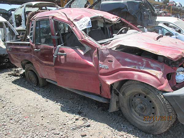  Mahindra PICK UP 2013    EN DESARME