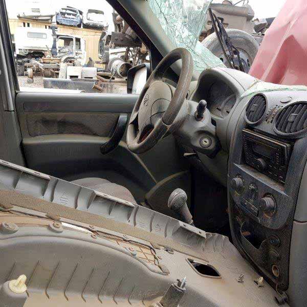  Mahindra PICK UP 2013    EN DESARME