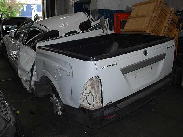  Ssangyong KORANDO 2006    EN DESARME