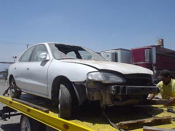  Hyundai ELANTRA 1996    EN DESARME
