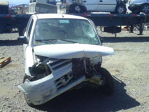  Daihatsu Cuore 2002    EN DESARME