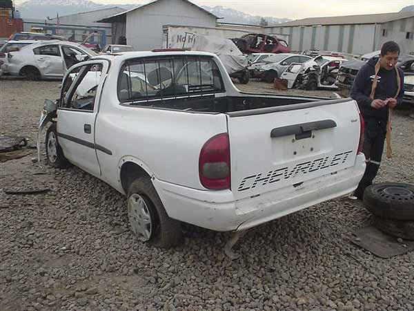  Chevrolet CORSA 2003    EN DESARME