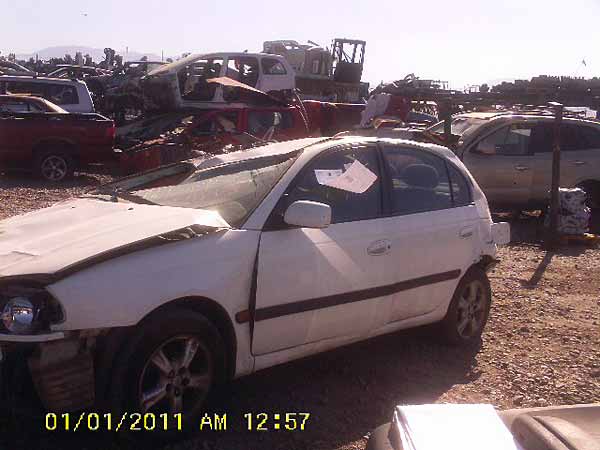  Toyota AVENSIS 2001    EN DESARME