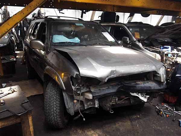  Nissan PATHFINDER 2003    EN DESARME