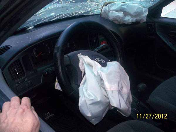 Hyundai ELANTRA 2004    EN DESARME