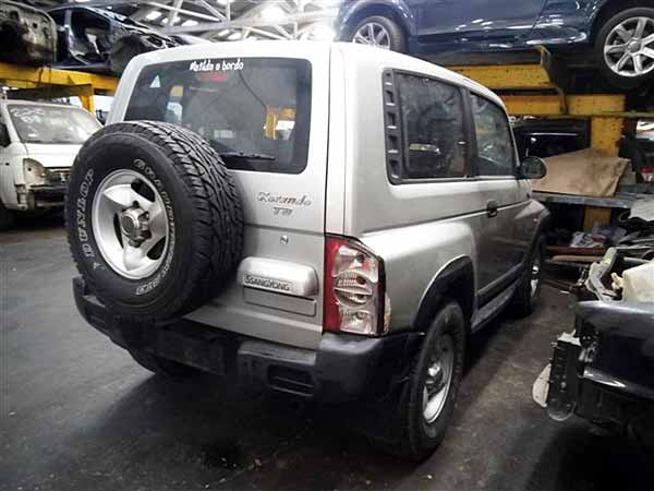  Ssangyong KORANDO 2004    EN DESARME