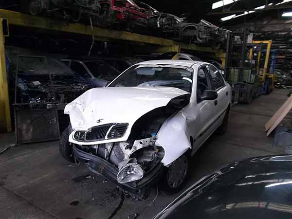  Daewoo LANOS 1998    EN DESARME