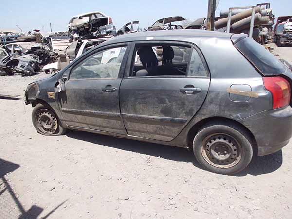  Toyota COROLLA 2004    EN DESARME