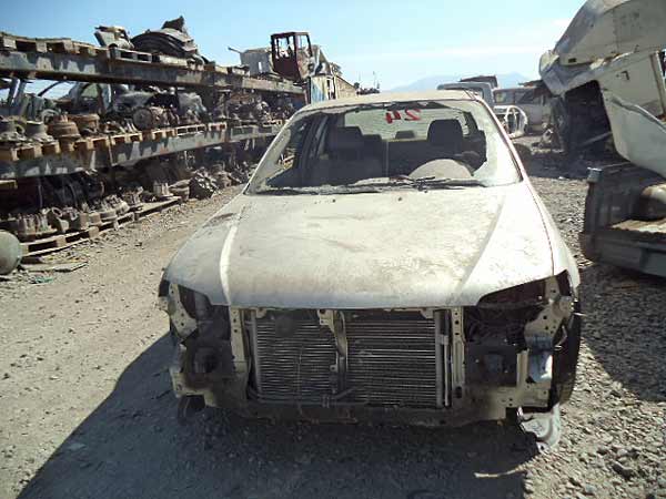  Mazda 323 2002    EN DESARME