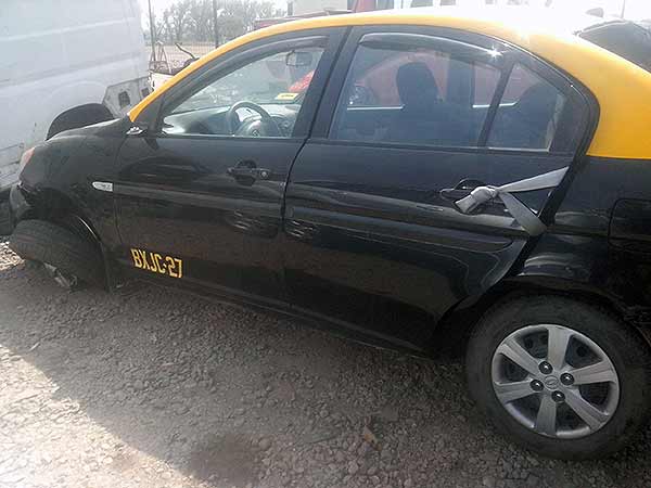  Hyundai ACCENT 2011    EN DESARME