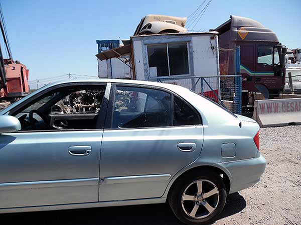  Hyundai ACCENT 2004    EN DESARME