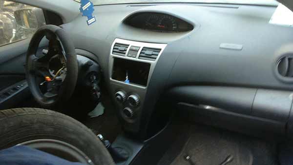  Toyota YARIS 2014    EN DESARME