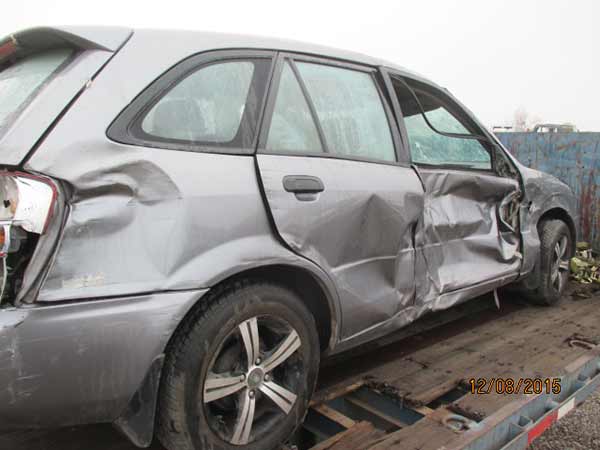  Mazda 323 2002    EN DESARME