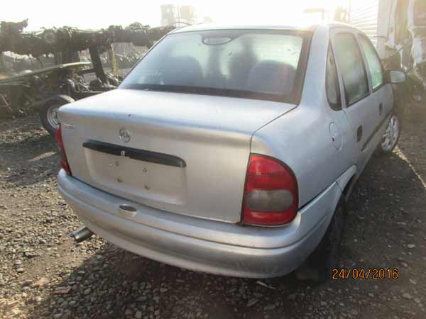  Chevrolet CORSA 2002    EN DESARME