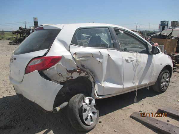  Mazda 2 2013    EN DESARME