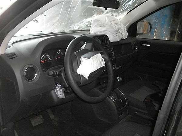  Jeep COMPASS 2011    EN DESARME