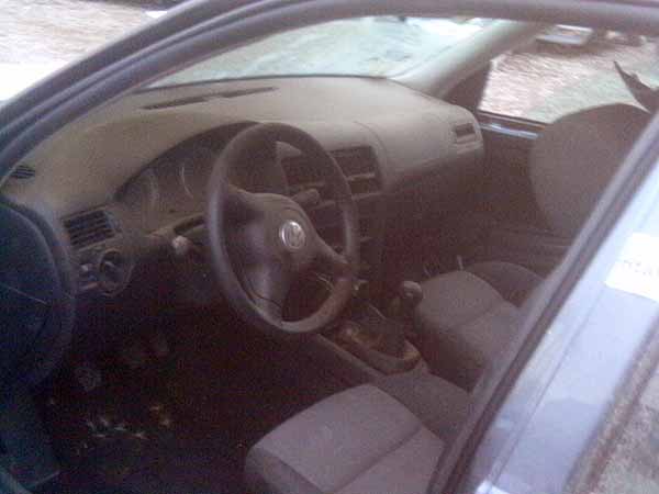  Volkswagen BORA 2005    EN DESARME