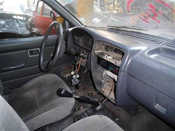  Nissan D21 2000    EN DESARME