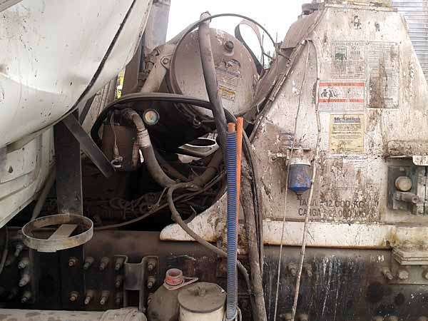 MUñON Mack GU-813 2009  USADO  EN DESARME