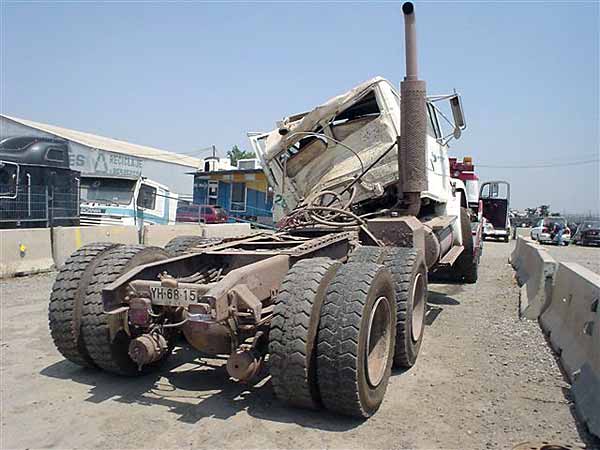  Freightliner FLD 2005    EN DESARME