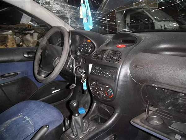  Peugeot 206 2003    EN DESARME