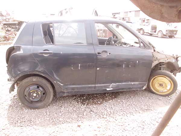  Suzuki SWIFT 2007    EN DESARME