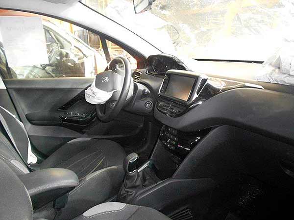  Peugeot 208 2013    EN DESARME