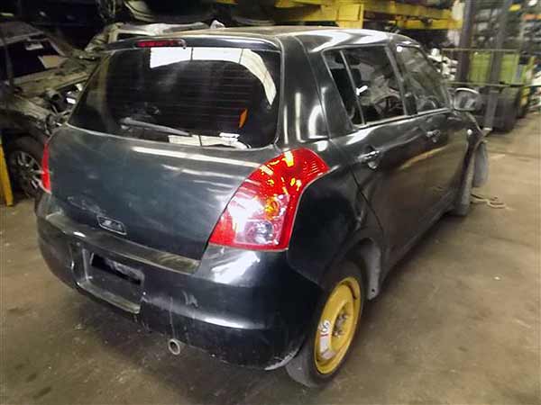  Suzuki SWIFT 2010    EN DESARME