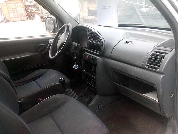  Peugeot PARTNER 2003    EN DESARME