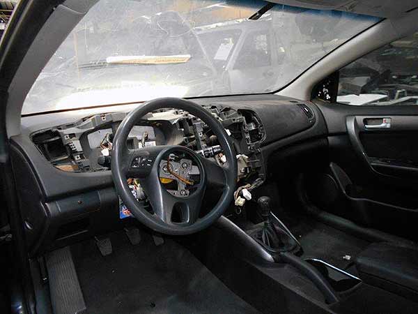  Kia Koup 2011    EN DESARME