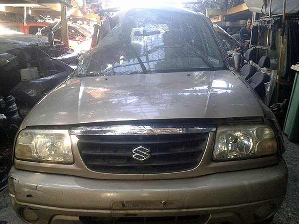  Suzuki GRAND NOMADE 2002    EN DESARME