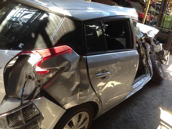  Toyota YARIS 2015    EN DESARME