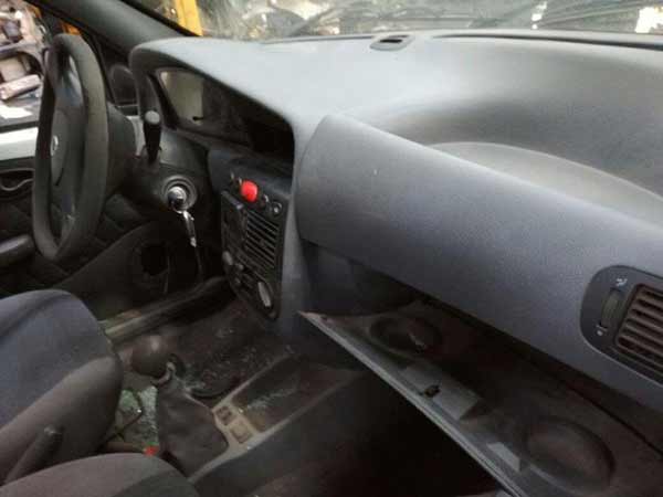  Fiat PALIO 2004    EN DESARME