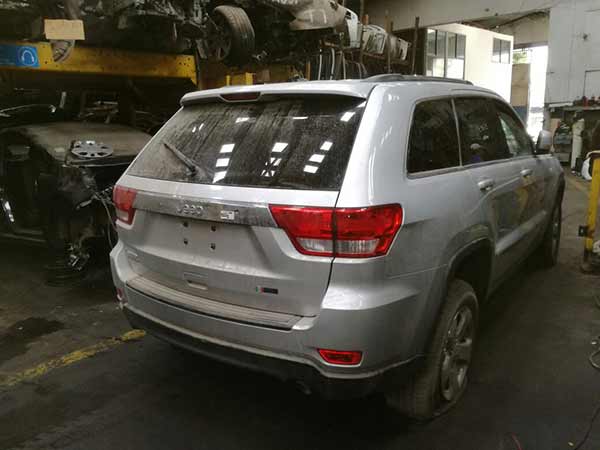  Jeep GRAND CHEROKEE 2012    EN DESARME