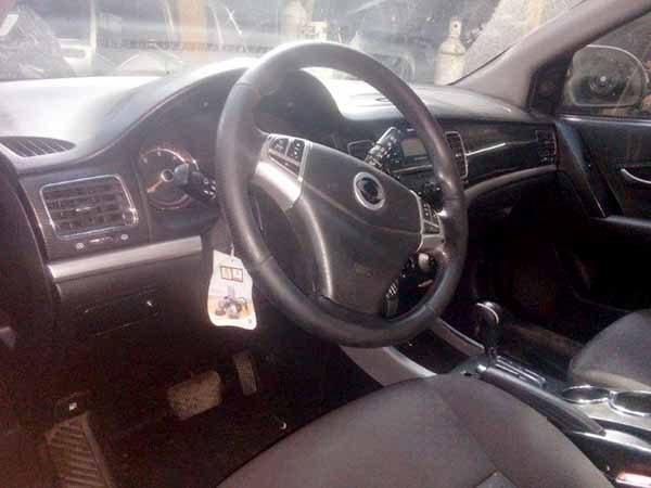  Ssangyong KORANDO 2014    EN DESARME
