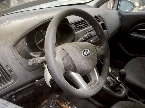  Kia RIO 2015    EN DESARME