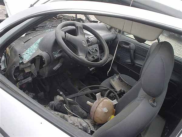  Chevrolet CORSA 2003    EN DESARME