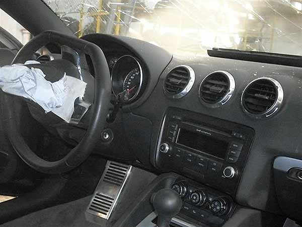 MUñON Audi TT 2009  USADO  EN DESARME