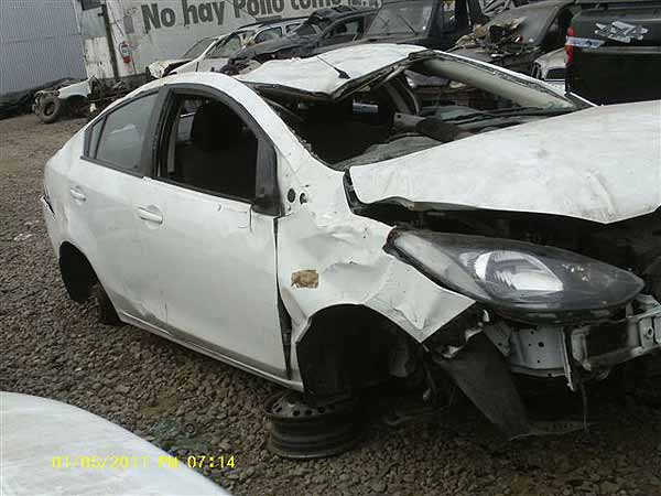  Mazda 2 2011    EN DESARME