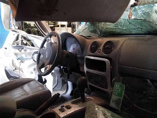  Jeep GRAND CHEROKEE 2006    EN DESARME