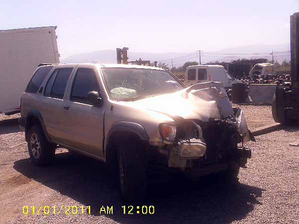  Nissan PATHFINDER 2000    EN DESARME