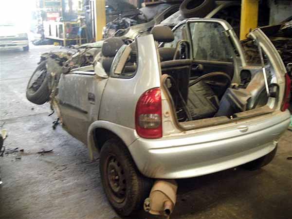 Chevrolet CORSA 2003    EN DESARME