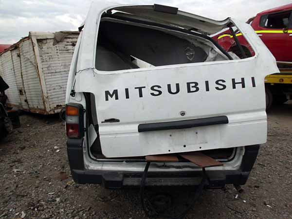  Mitsubishi L300 2009    EN DESARME
