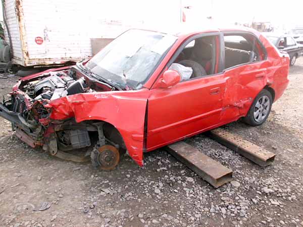  Hyundai ACCENT 2005    EN DESARME