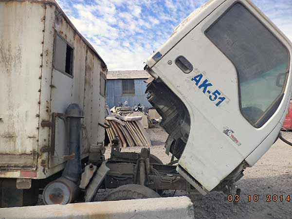  Chevrolet NPR 2003    EN DESARME